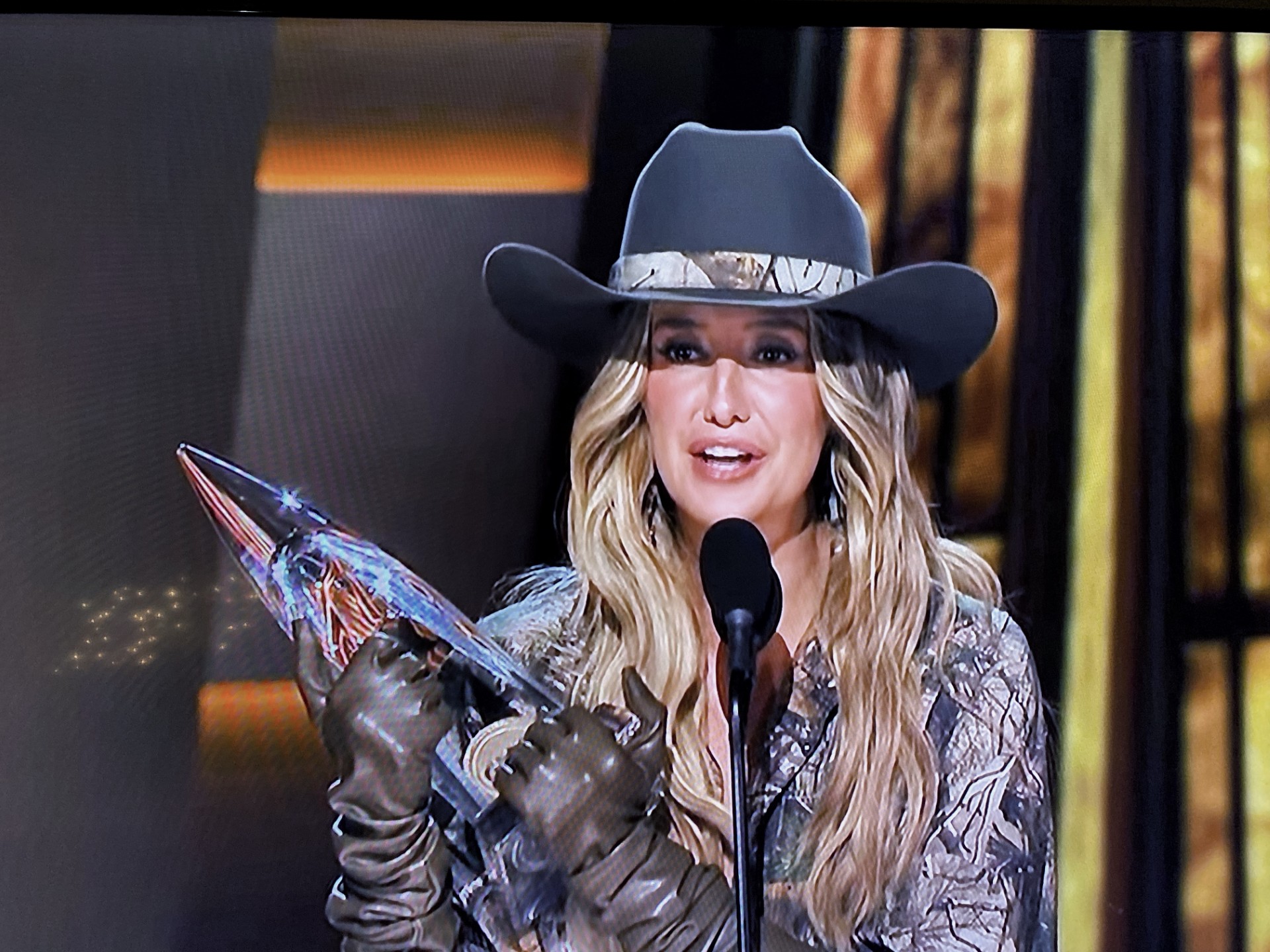 Lainey Wilson Big Winner At The CMA Awards!