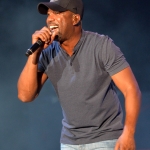 Darius Rucker Plays Concert In The Freezing Cold Rain