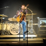 Dierks Bentley Shares Details of His First Solo Flight