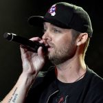 Watch Brett Young & Boyz II Men Close Their “CMT Crossroads” Performance With “End of the Road”