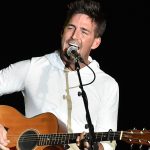 Watch Jake Owen’s Acoustic Performance of New Song, “In It,” for Vevo Live Series