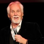 Kenny Rogers Tops Billboard Country Albums Chart for First Time in 34 Years