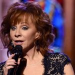 Watch Reba McEntire’s Special Performance of “Fallin’ Out of Love”