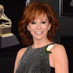 Watch Reba McEntire Honor The Beatles at 2000 All-Star Concert With Performance of “If I Fell”