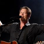 Blake Shelton Wins People’s Choice Award for Country Artist of 2020