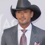 Tim McGraw Stays Out of the Kitchen On Turkey Day