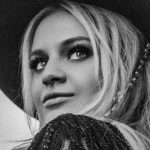 Kelsea Ballerini Shares the Behind the Scenes Video for “hole in the bottle”