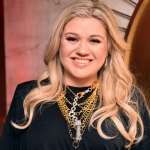 KELLY CLARKSON Receives Star On Hollywood Walk Of Fame