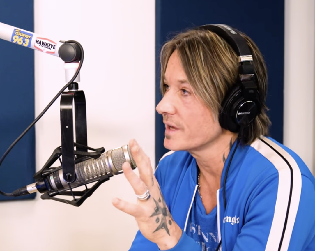 Keith Urban Pops in Before Pop Up Concert