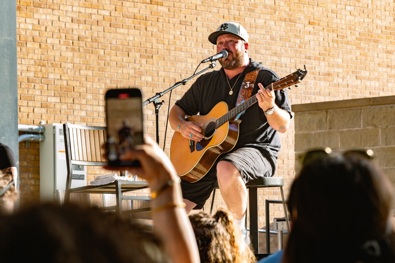 Country Close Up: Mitchell Tenpenny Photos