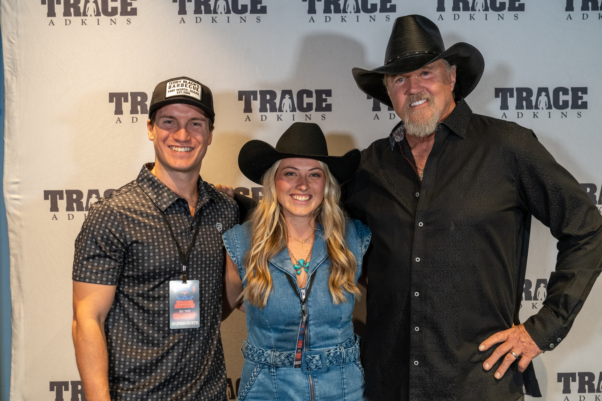 Neon Night: Trace Adkins Meet & Greet Photos