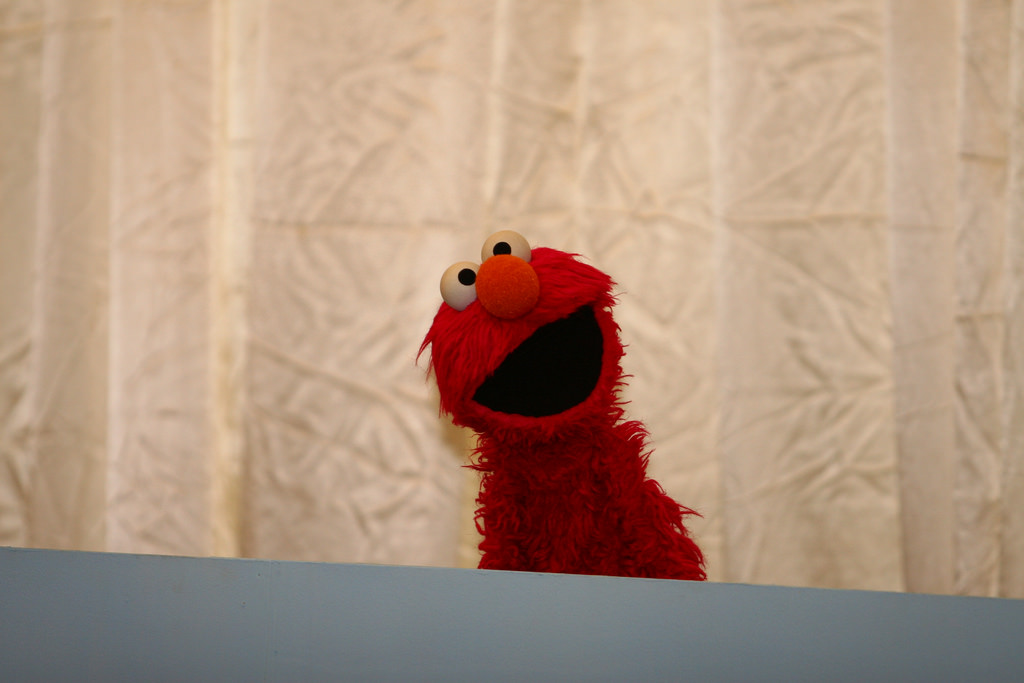 Chris Krok: Elmo Likes Refugees