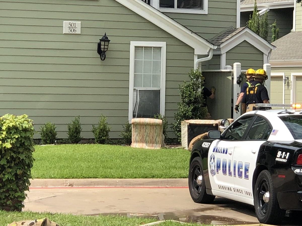 Dallas Man Hospitalized After Brief Standoff, Apartment Fire