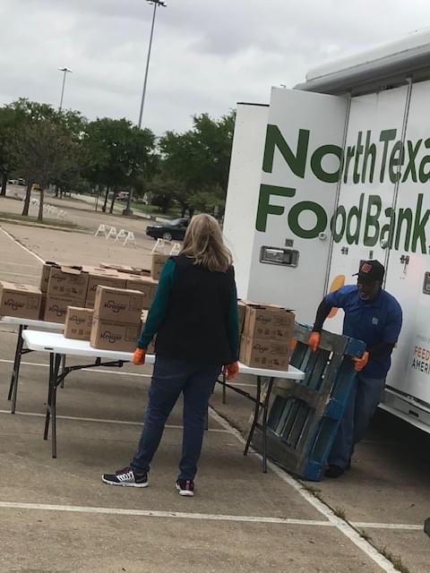 North Texans Brave Long Lines for Food Boxes as Unemployment Rises