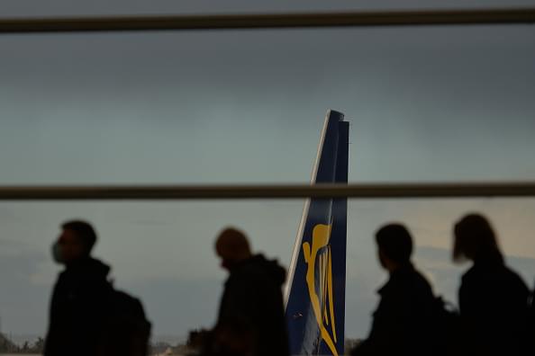 Nearly $1T COVID Aid Bill Sent to Presdient Trump; U.S. is Not Among Countries Banning Flights from the UK