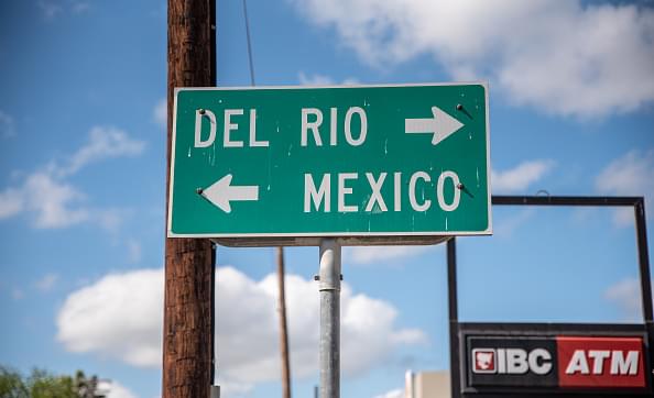 8 Immigrants Killed When Pickup Crashes in Texas Border City