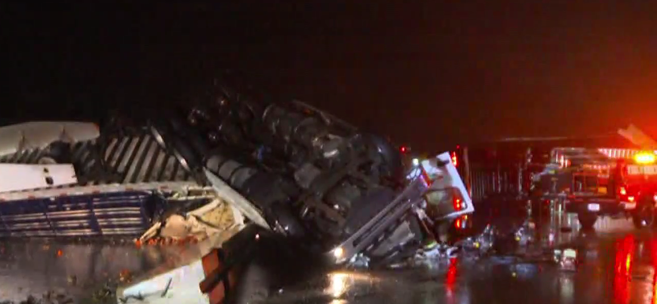 Tornado Overturns Three 18-Wheelers on I-35