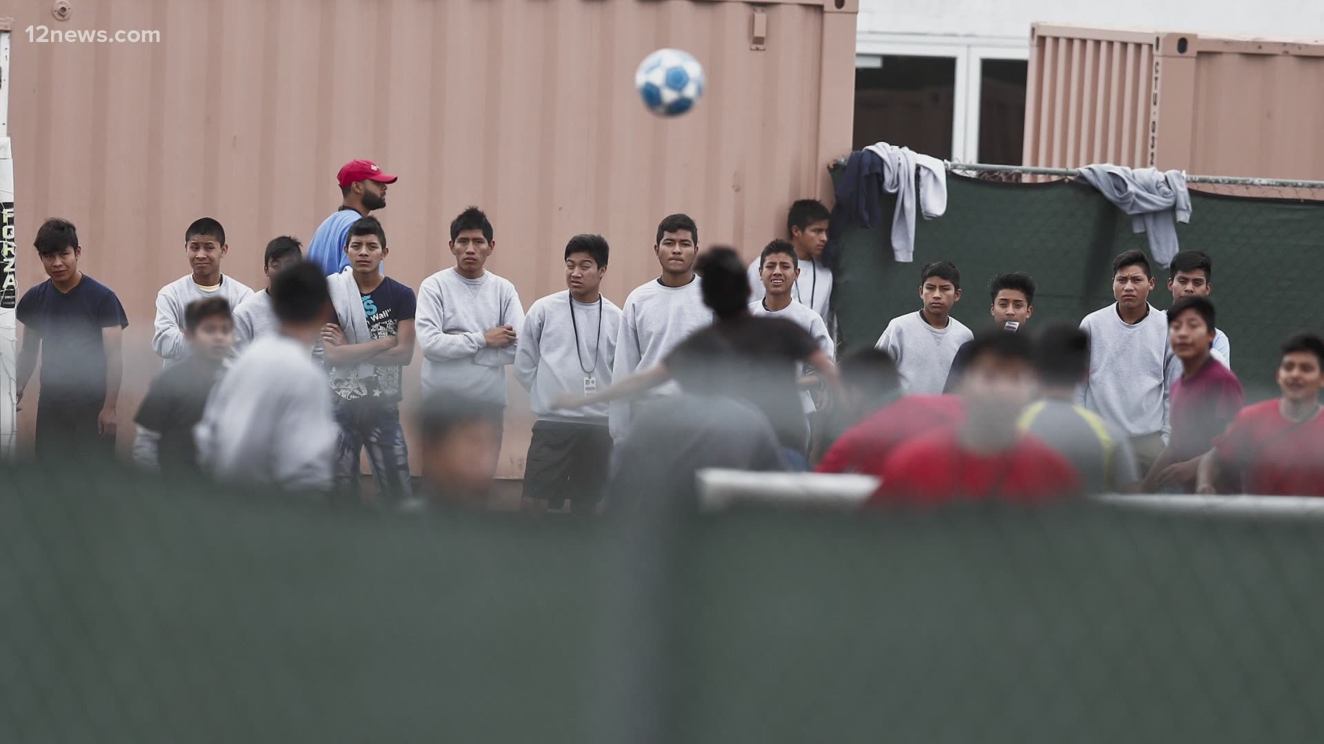 Migrant Children Held in Hundreds of Mass Shelters With Little Oversight