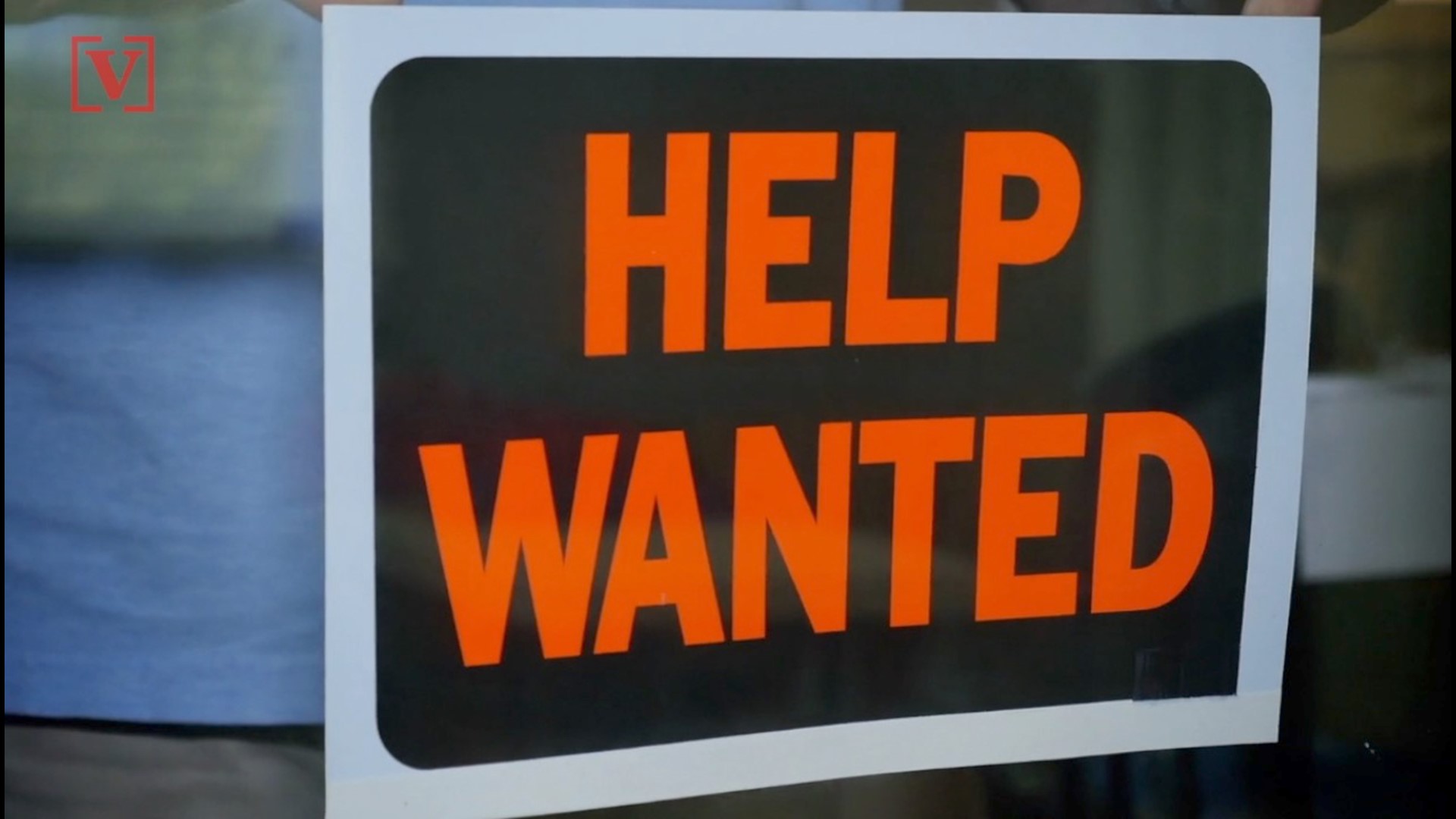 US applications for jobless benefits fell below 200,000 last week with layoffs historically low