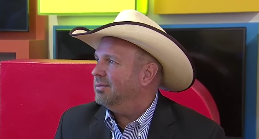 Garth Brooks Announces Tour Stop in Arlington