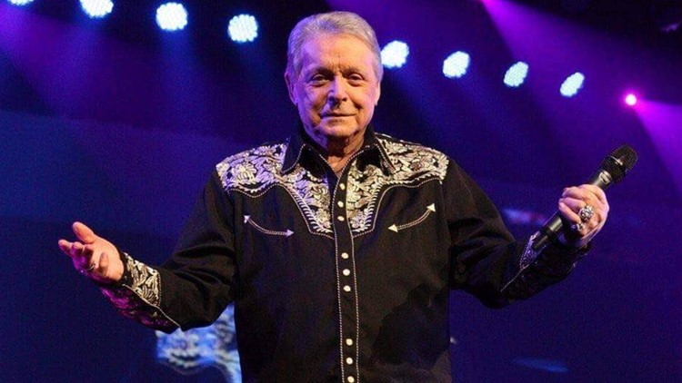 Mickey Gilley, Who Helped Inspire ‘Urban Cowboy,’ Dies at 86