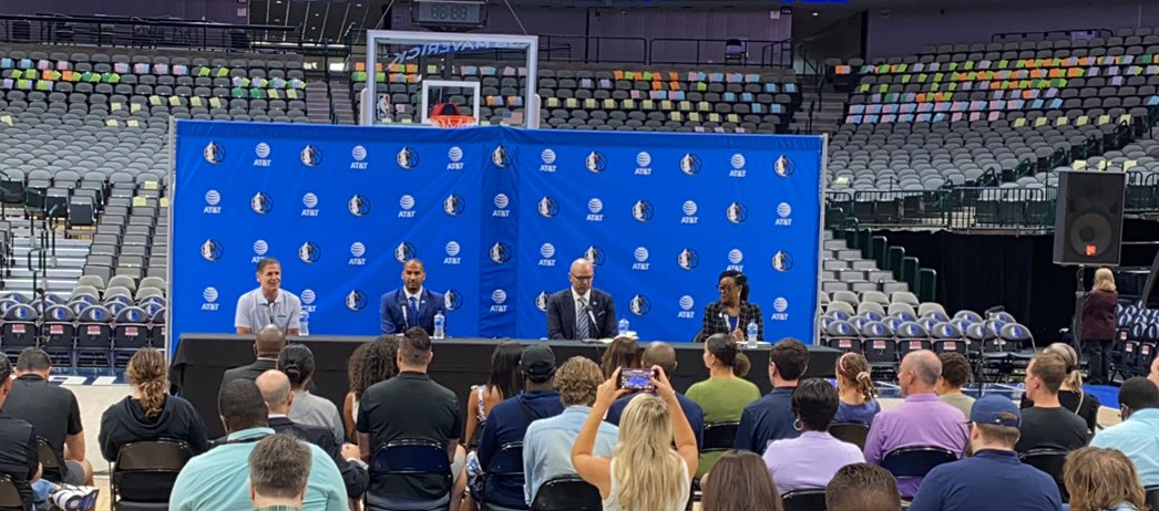 Report: Mavs and Rockets Make Trade
