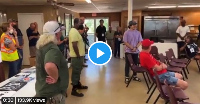 A ‘Preacher’ With a Semi-automatic Rifle Attends O’Rourke Rally; Asks About Faith & Abortion