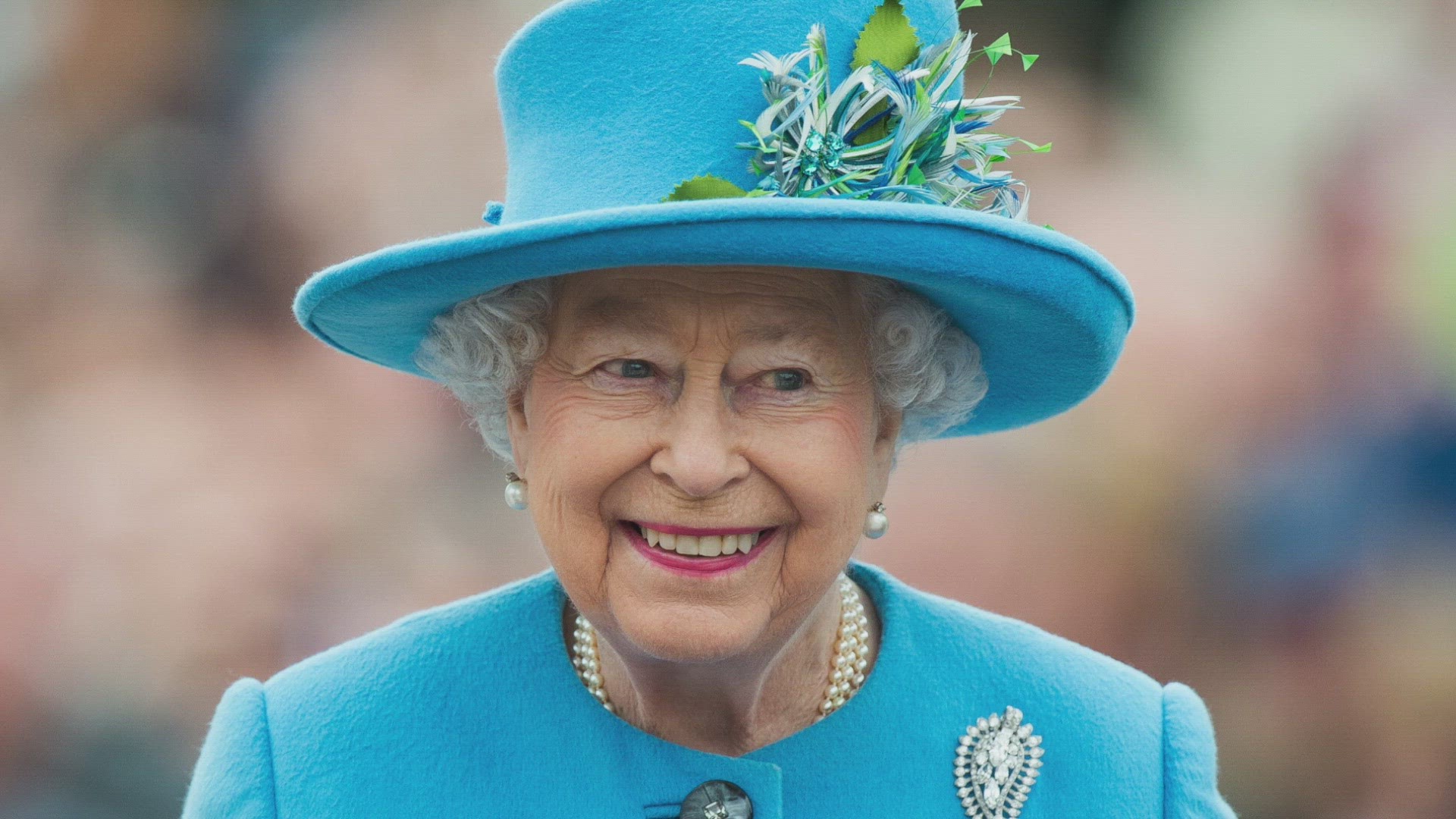 London: Queen Elizabeth’s Doctors Concerned for Her Health