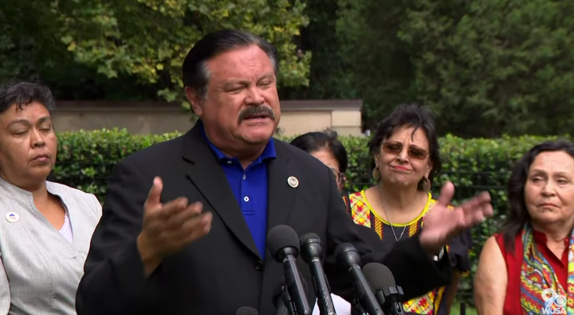 National Latino Civil Rights Group to Block Migrant Buses in Texas