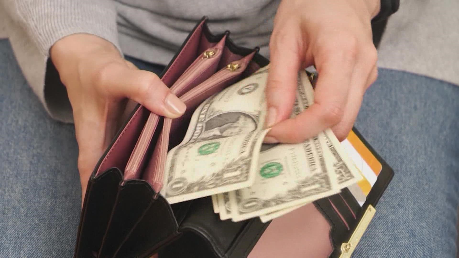 US consumer confidence falls in November for 2nd month