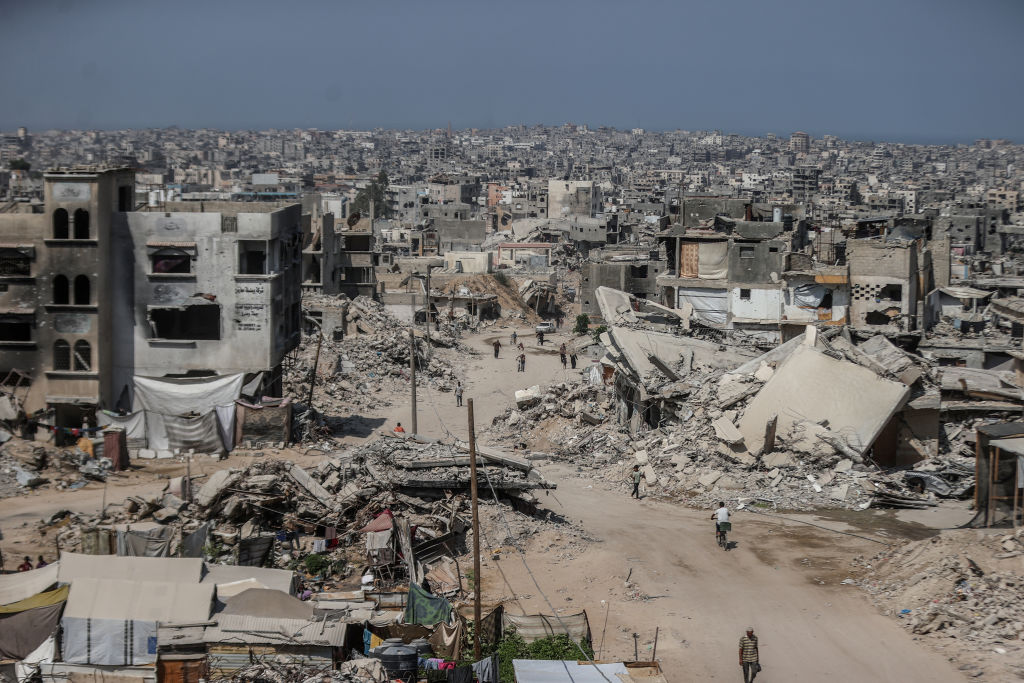 Israeli Airstrikes Hit Un School and Homes in Gaza and Kill at Least 34 People, Hospitals Say