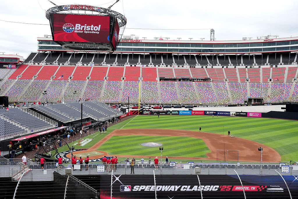 History! Braves And Reds Play The MLB Speedway Classic At Bristol Motor Speedway