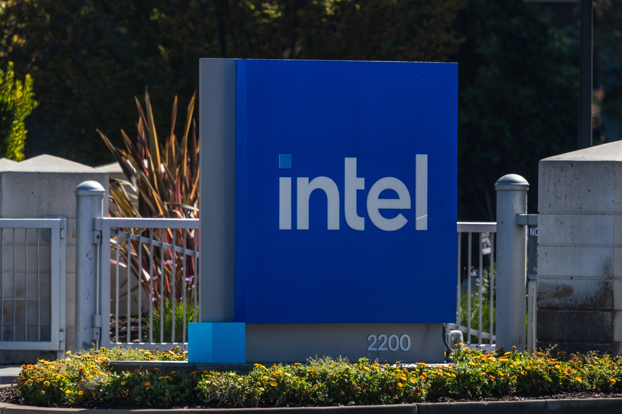 Trump Turns $11.1 Billion in US Government Funds Into a 10% Stake in Downtrodden Intel