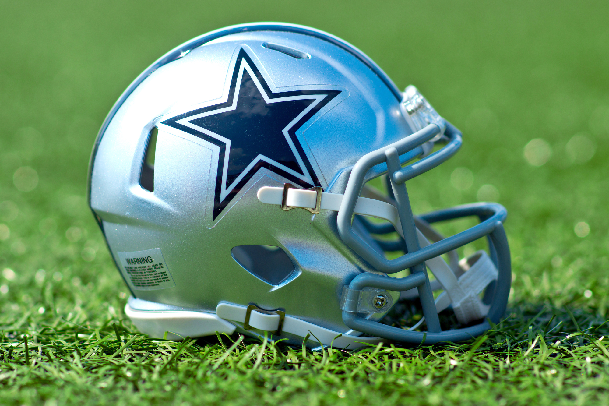 Cowboys’ Ceedee Lamb and Tyler Booker Could Land on IR With Sprained Ankles, Jerry Jones Says