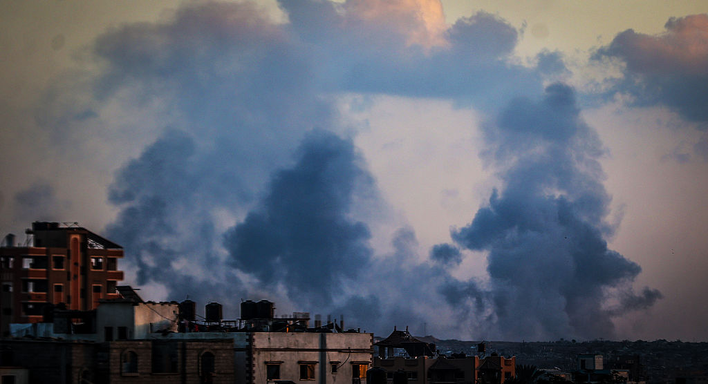 Renewed Fighting Tests Gaza Ceasefire and Israel Briefly Halts Aid