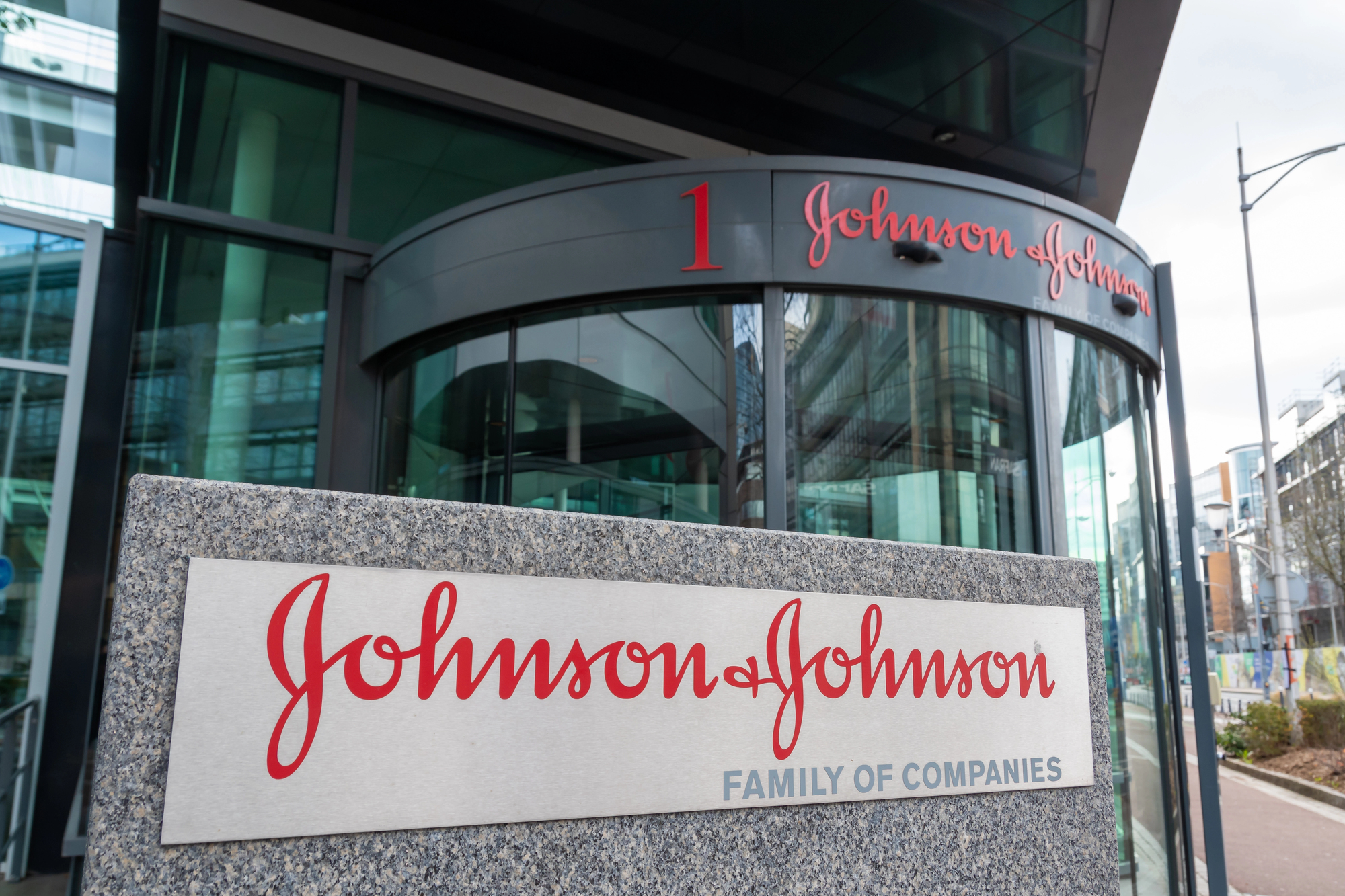 Jury Says Johnson & Johnson Owes $40 Million to 2 Cancer Patients Who Used Talcum Powders
