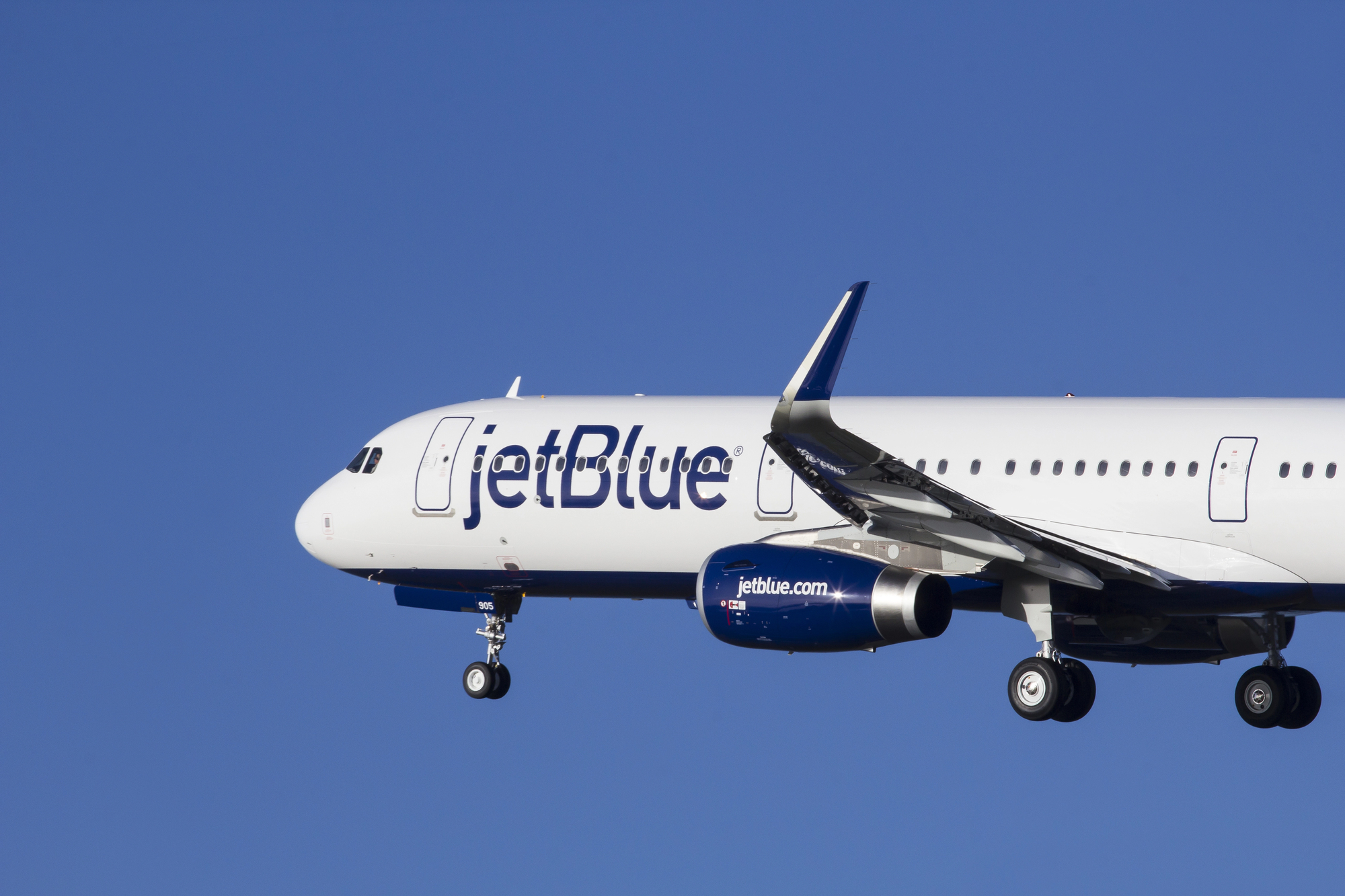 JetBlue Flight Near Venezuela Avoids ‘Midair Collision’ With US Air Force Tanker