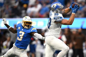 Nov. 12, 2023 ~ Detroit Lions tight end Brock Wright (89) catches a pass before scoring a touchdown past Los Angeles Chargers safety Derwin James Jr. (3) during the second half at SoFi Stadium. Photo: Orlando Ramirez ~ USA TODAY Sports