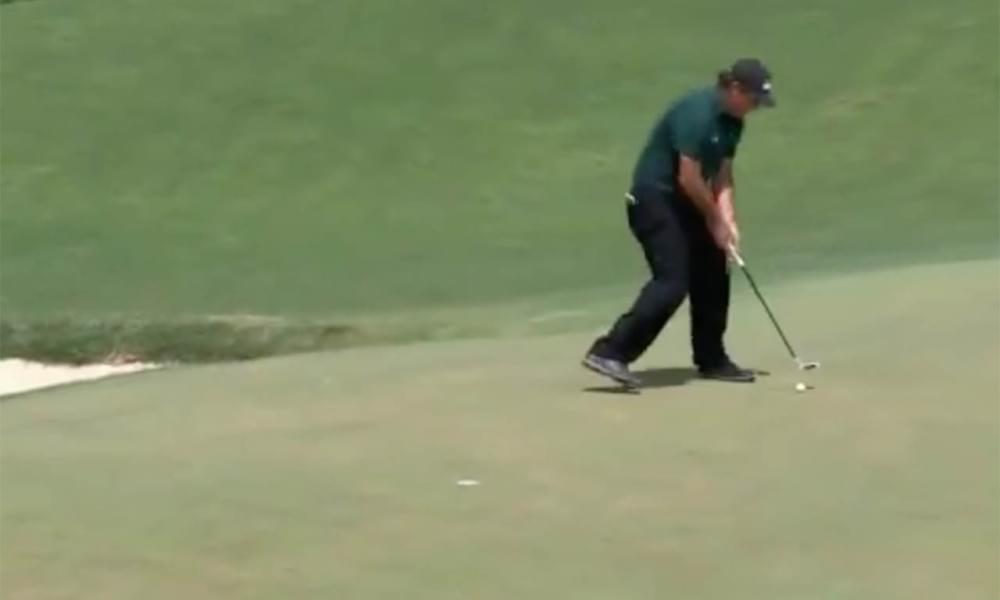 Phil Mickelson STRANGE MELTDOWN Runs after his Putt for 2 Stroke PENALTY at US OPEN 6/16/18