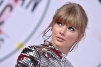 Taylor Swift Donates $10,000 to Fan Battling Cancer