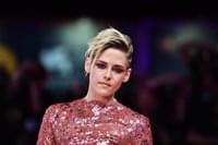 Kristen Stewart says she was told not to hold hands with her girlfriend in public