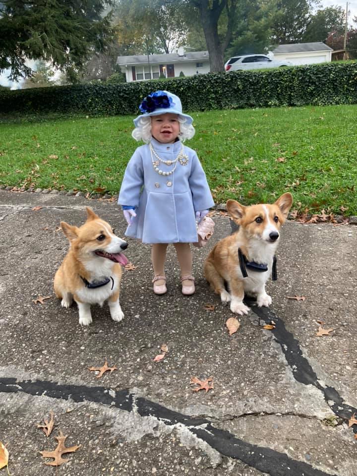 This Little Girl Dressed Up As The Queen – And The Queen Responded