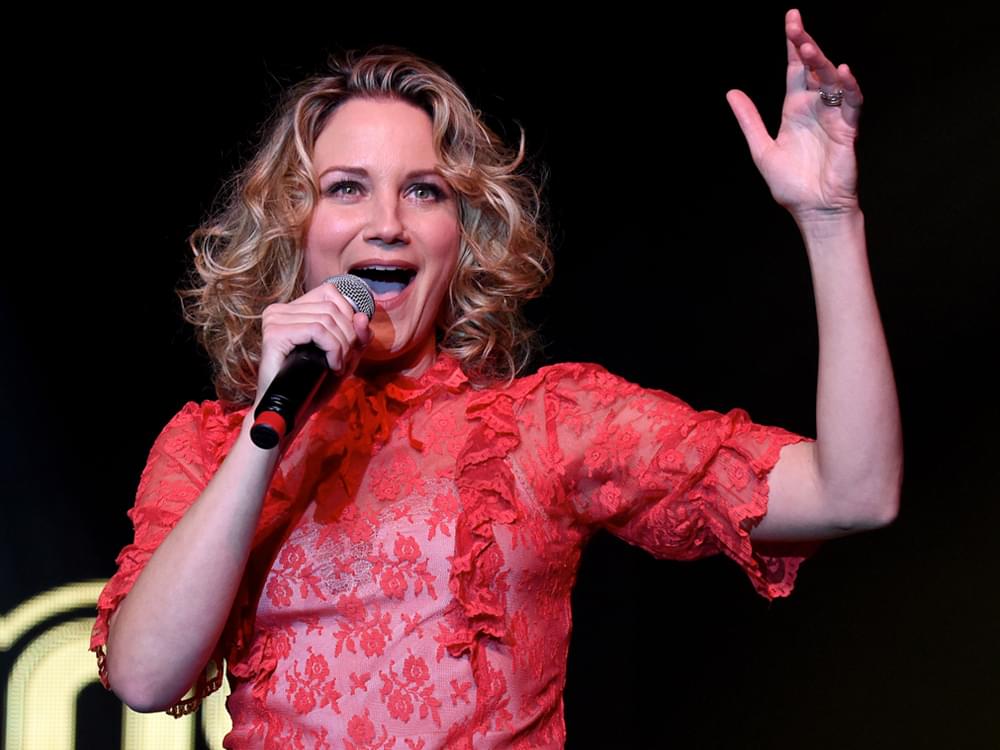 Jennifer Nettles Releases Hopeful New Rendition of Broadway’s “Tomorrow” [Listen]