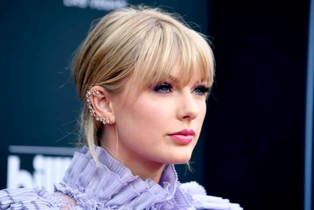 Taylor Swift Wrote A Song About Stephen Colbert!