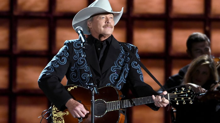 Alan Jackson Plots 2017 Honky Tonk Highway Tour