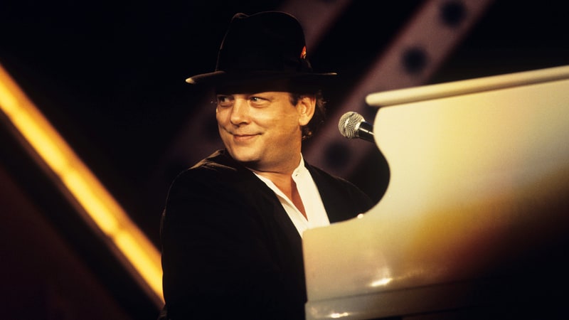 Singer-Songwriter, Exile Member Mark Gray, Dead At 64
