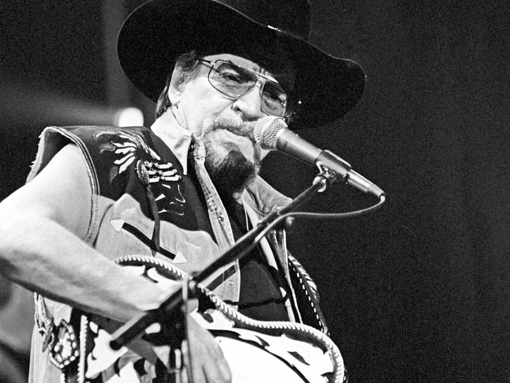 ‘Luckenbach, Texas’ At 40: How Waylon Jennings Created An Outlaw Fantasy