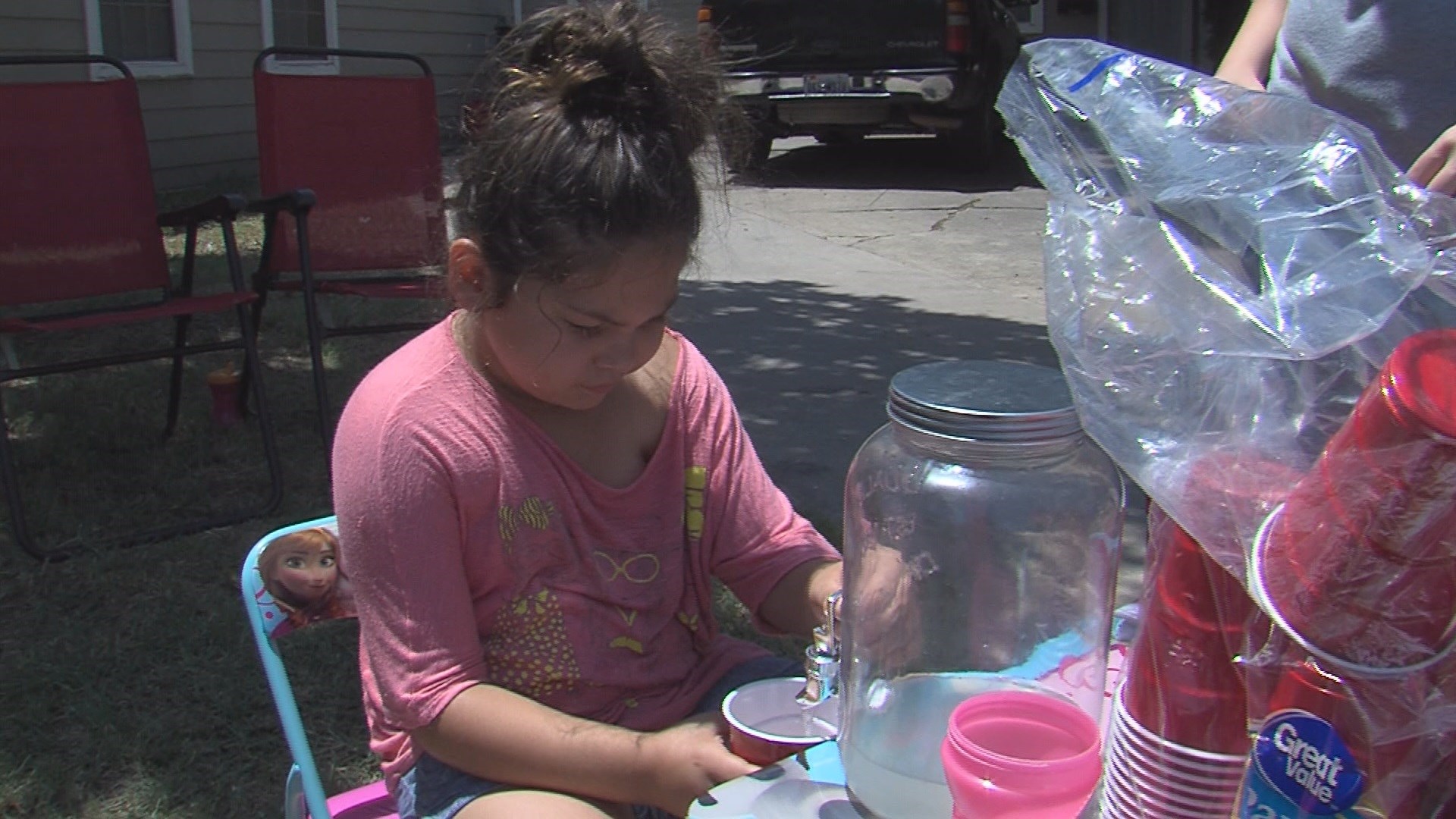 Six-Year-Old Sells Lemonade To Help Baby Sister
