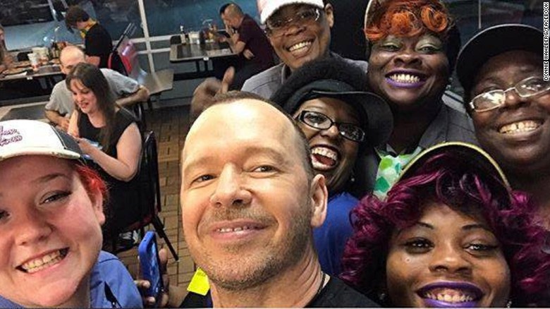 Donnie Wahlberg Leaves $2,000 Tip For Waffle House Servers
