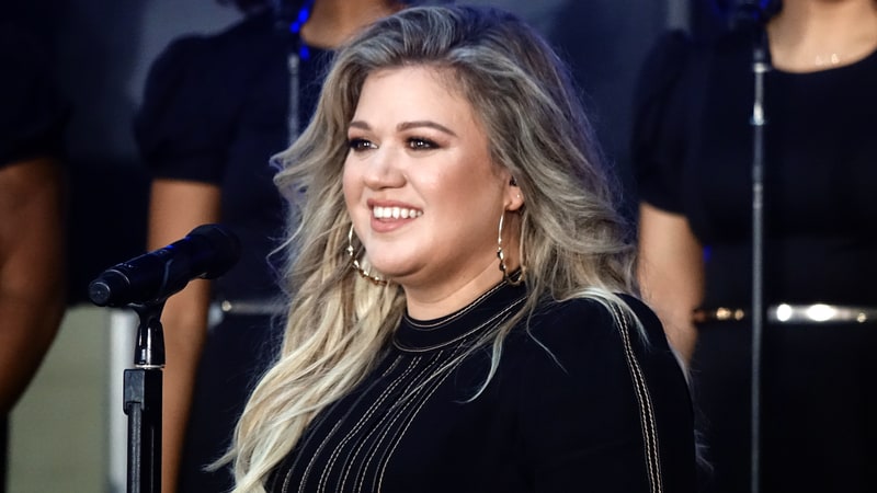 Kelly Clarkson: I Lost ‘Millions’ For Dropping Co-Writing Credit With Dr. Luke